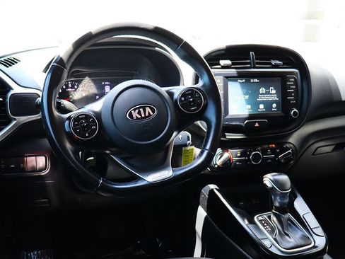 Used 2020 Kia Soul GT-Line FWD image 36