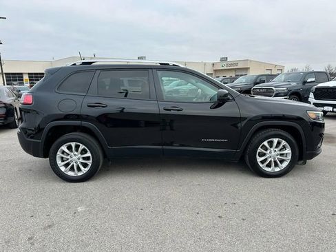 Used 2021 Jeep Cherokee Latitude image 2