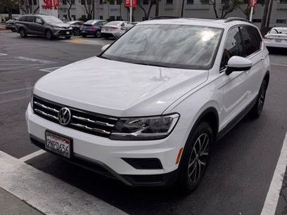 Used 2021 Volkswagen Tiguan SE w/ Panoramic Sunroof Package