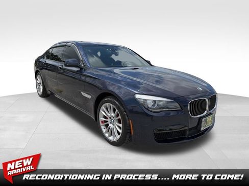 Used 2012 BMW 750i xDrive AWD/4WD image 1