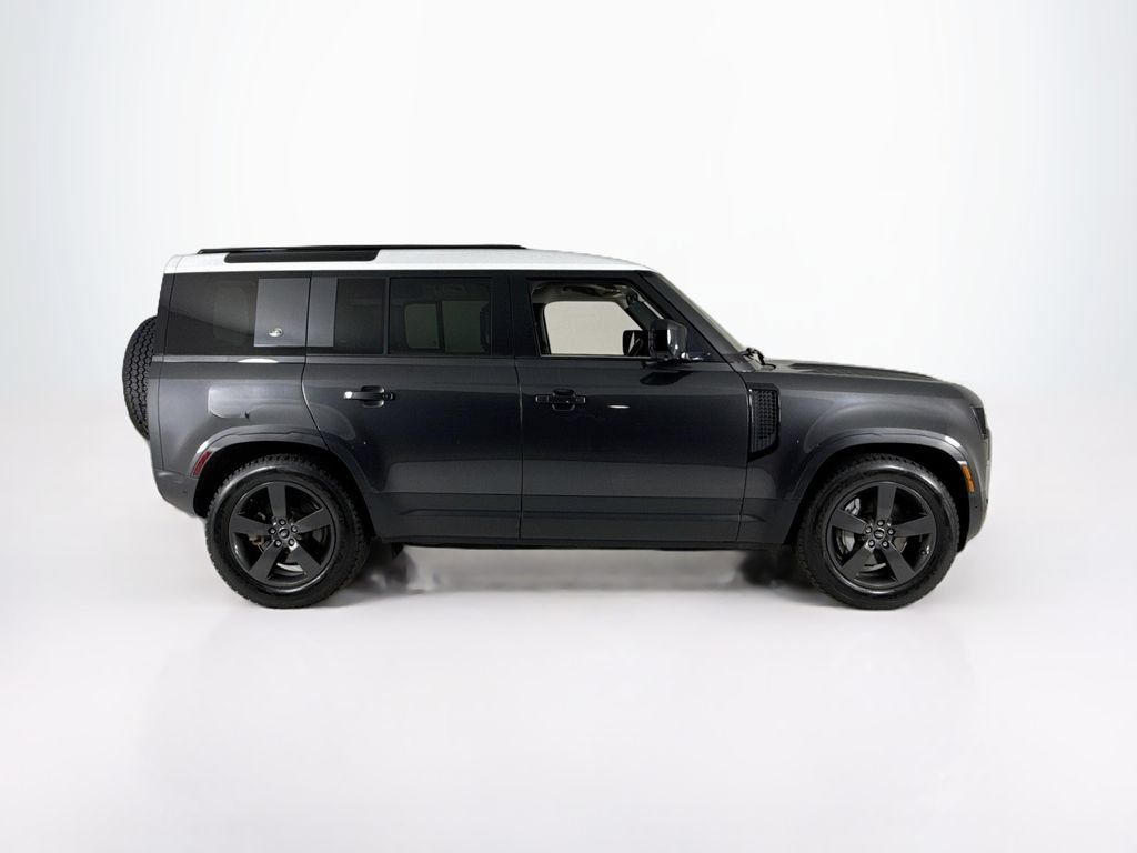 Used 2022 Land Rover Defender 110 SE AWD/4WD image 6