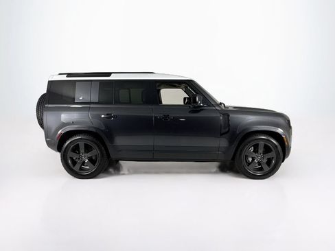 Used 2022 Land Rover Defender 110 SE AWD/4WD image 6