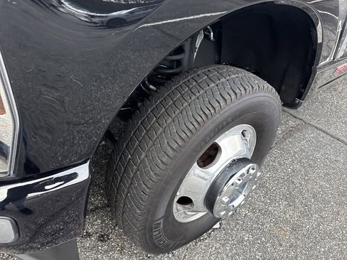 Used 2024 Ford F350 Platinum image 4