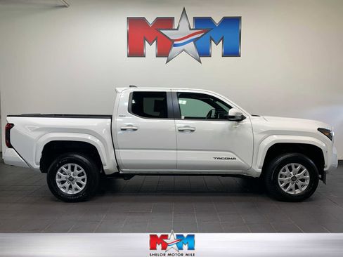 Used 2024 Toyota Tacoma SR5 image 1
