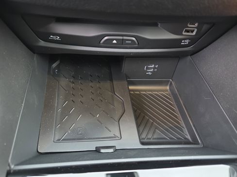 New 2026 Chrysler Pacifica Pinnacle image 8