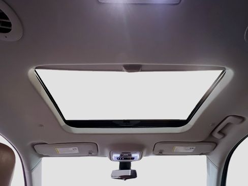 Used 2018 Chevrolet Traverse High Country image 16