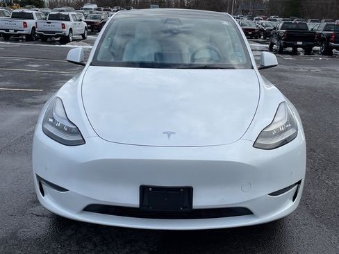 Used 2021 Tesla Model Y Long Range image 8