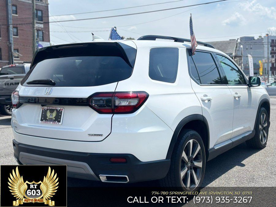 Used 2025 Honda Pilot Touring image 6