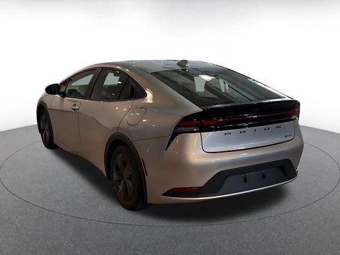 Used 2025 Toyota Prius LE image 11