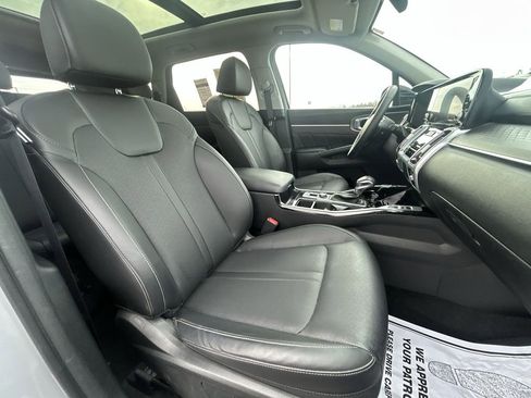 Used 2023 Kia Sorento SX image 32