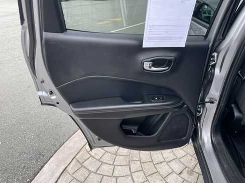 Used 2018 Jeep Compass Sport image 34