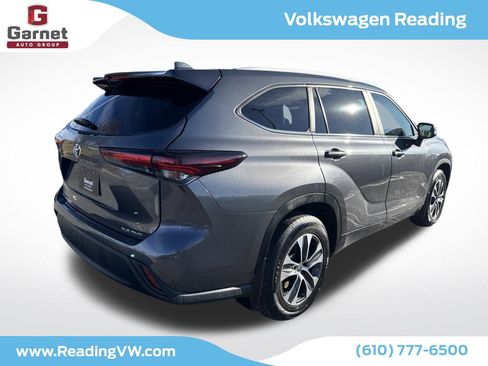 Used 2024 Toyota Highlander XLE image 5