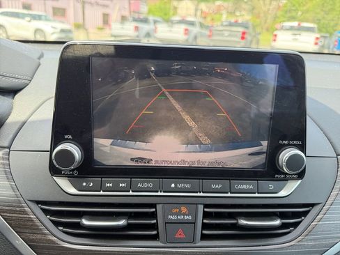 Used 2022 Nissan Altima 2.5 SL FWD image 18