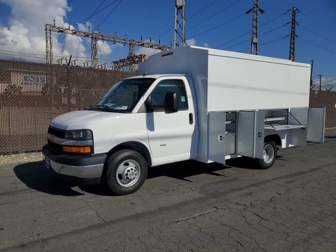 New 2025 Chevrolet Express 3500 w/ Power Convenience Package image 8