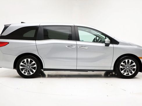 Used 2023 Honda Odyssey EX-L image 3