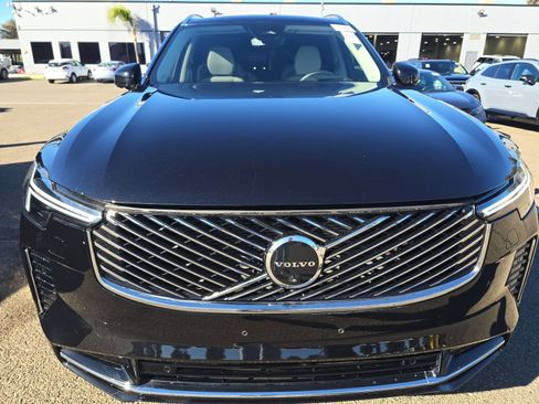 Used 2025 Volvo XC90 B6 Ultra w/ Protection Package Premier image 2