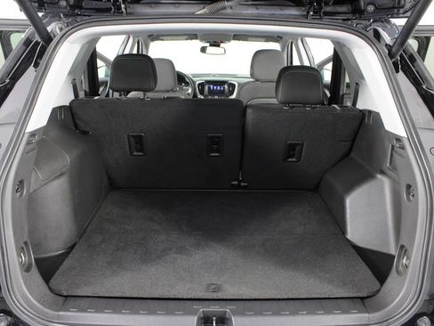 Used 2024 GMC Terrain SLE w/ Driver Convenience Package FWD image 18