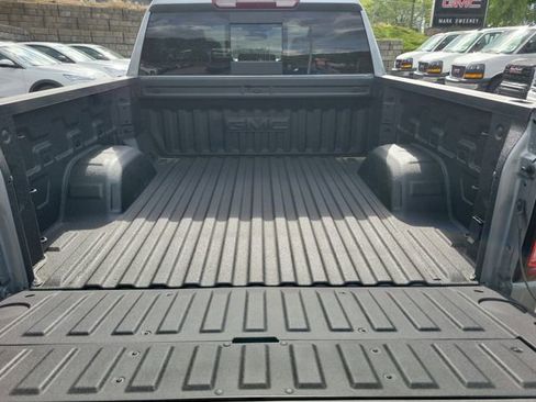 New 2026 GMC Sierra 1500 SLT AWD/4WD image 8