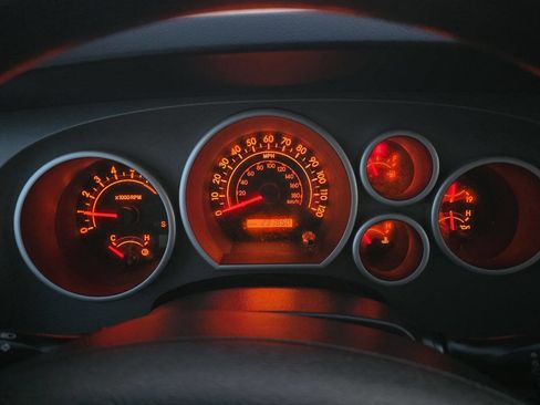 Used 2012 Toyota Tundra 4x4 CrewMax image 16