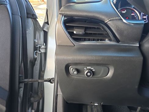 Used 2023 Chevrolet Traverse Premier w/ Redline Edition image 18