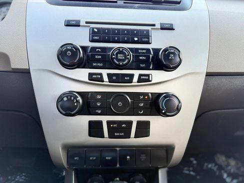 Used 2010 Ford Focus S FWD image 20
