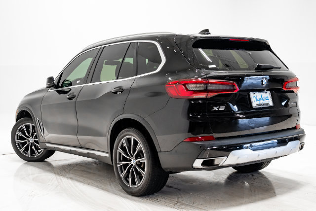 Used 2019 BMW X5 xDrive40i w/ Executive Package AWD/4WD image 26