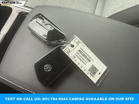Used 2025 Volkswagen ID.4 Pro image 33