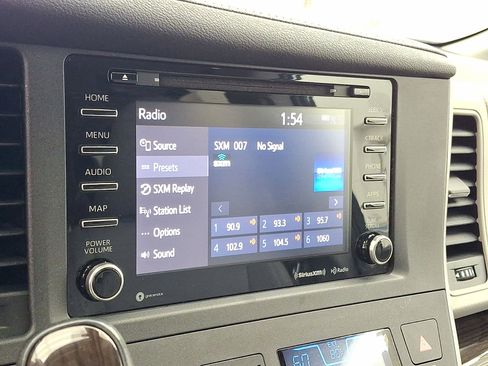 Certified 2020 Toyota Sienna XLE image 14