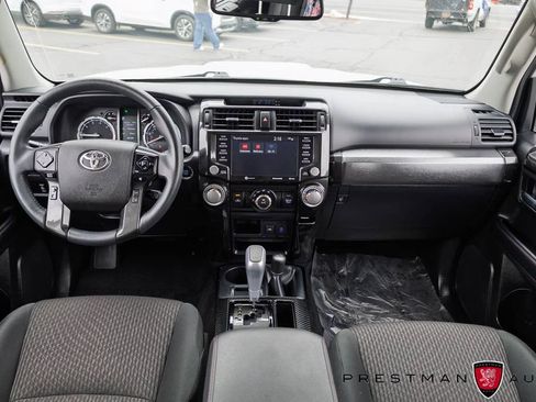 Used 2021 Toyota 4Runner TRD Off-Road AWD/4WD image 31