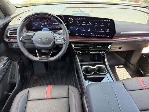 New 2026 Chevrolet Traverse RS w/ LPO, Floor Liner Package image 2