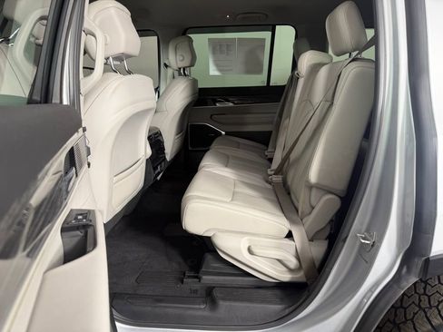 Used 2022 Jeep Wagoneer Series III image 13