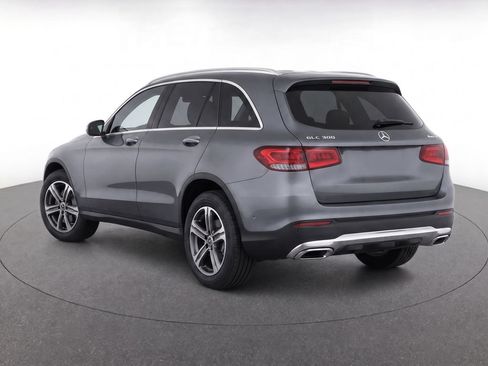 Used 2021 Mercedes-Benz GLC 300 4MATIC image 4