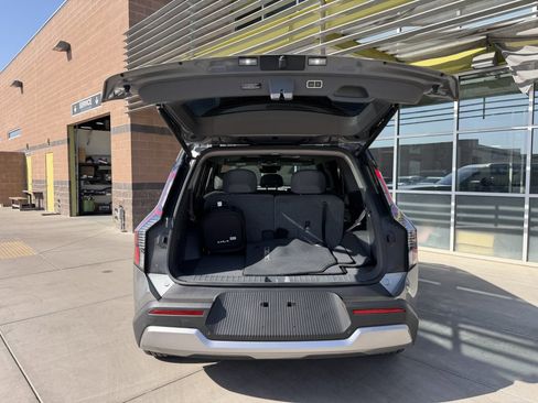 Used 2024 Kia EV9 Wind image 38