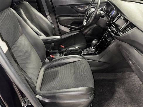 Used 2022 Buick Encore Preferred w/ Safety Package image 8