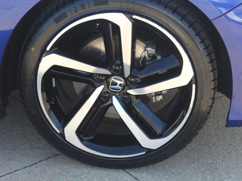 Used 2021 Honda Accord Sport image 3
