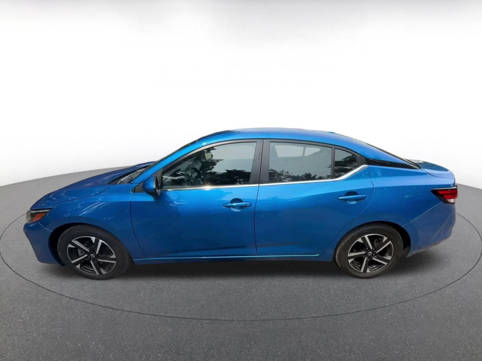 Used 2025 Nissan Sentra SV FWD image 8