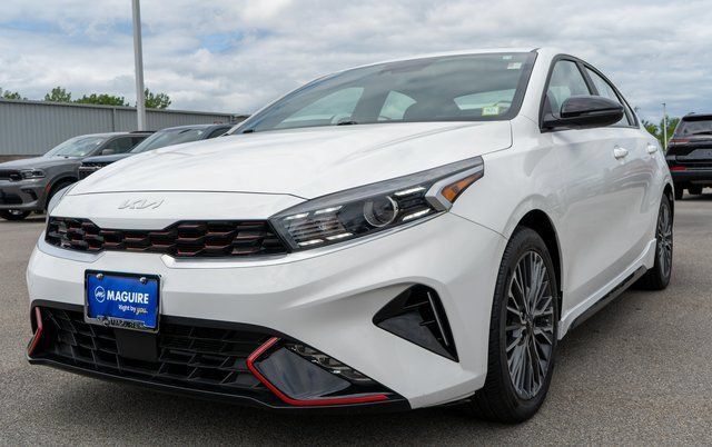 Used 2023 Kia Forte GT-Line w/ GT-Line Premium Package FWD image 2