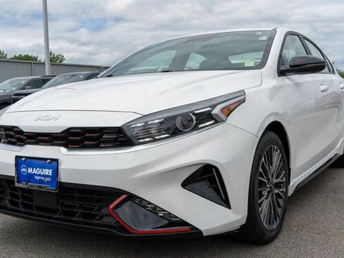 Used 2023 Kia Forte GT-Line w/ GT-Line Premium Package FWD image 2
