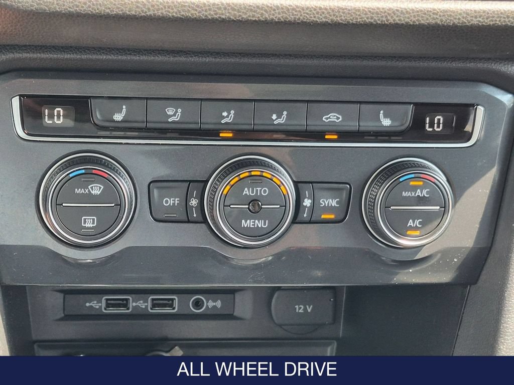 Used 2020 Volkswagen Tiguan SE w/ Panoramic Sunroof Package AWD/4WD image 25