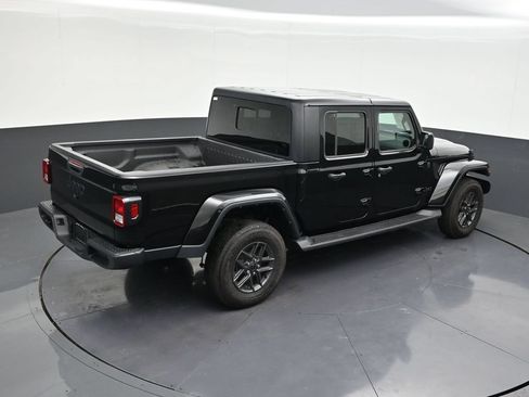 Used 2025 Jeep Gladiator Sport AWD/4WD image 18