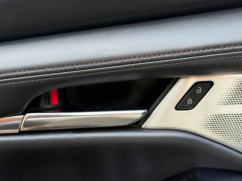 Used 2022 MAZDA MAZDA3 s image 32