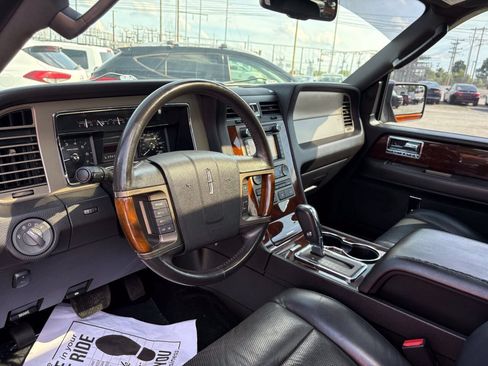 Used 2012 Lincoln Navigator 2WD image 26