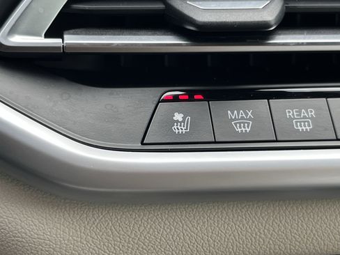 Used 2021 BMW X5 xDrive40i w/ Premium Package 2 image 35