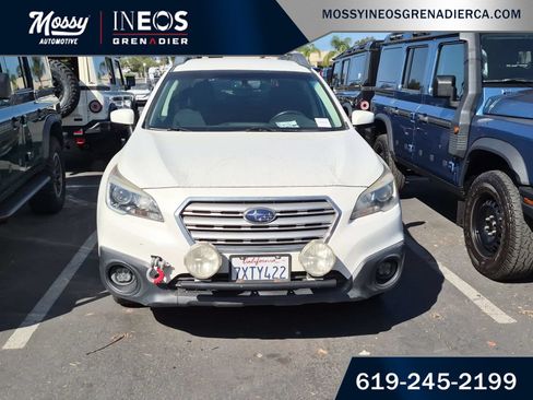 Used 2017 Subaru Outback 2.5i Premium AWD/4WD image 3