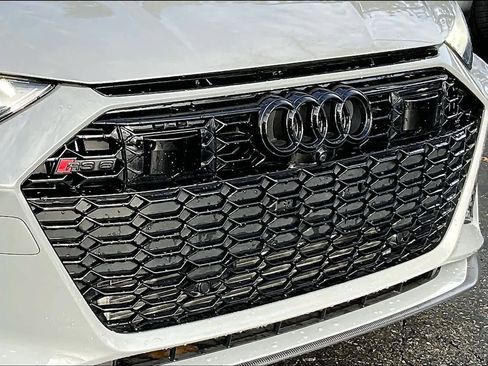 Used 2024 Audi RS 6 performance image 33