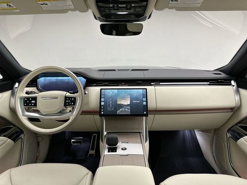 New 2026 Land Rover Range Rover Long Wheelbase SE AWD/4WD image 16