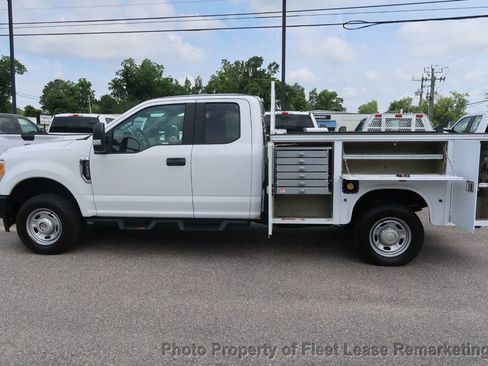 Used 2017 Ford F250 XL w/ Power Equipment Group AWD/4WD image 17