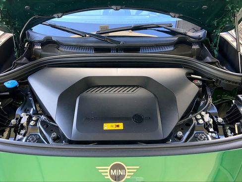 Certified 2025 MINI Cooper Countryman SE AWD/4WD image 11