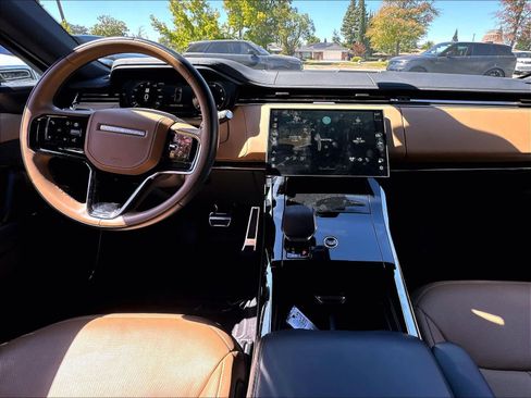Used 2025 Land Rover Range Rover Sport Dynamic SE AWD/4WD image 18
