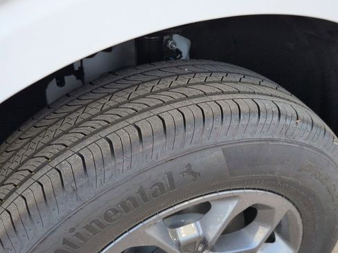 New 2026 Ford Maverick XLT image 16